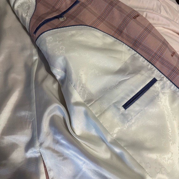 Steve Harvey Celebrity Edition Elegant Checkered Men's Blazer - Picture 9 of 13